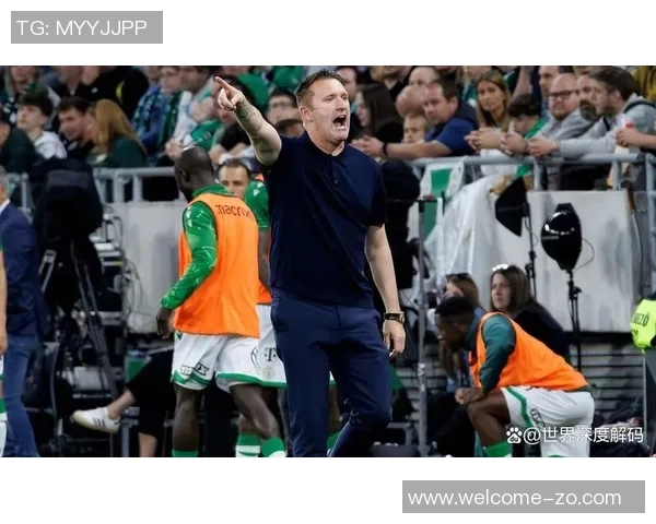 匈牙利费伦茨瓦罗斯足球俱乐部宣布与主帅罗比基恩续约成功